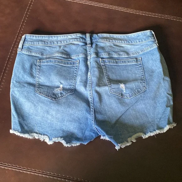 Torrid - Picture 2 of 4